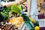 Hrana u Crnoj Gori skuplja 48%, minimalac porastao 102%: Uz Srbiju na vrhu po rastu kupovne moći
