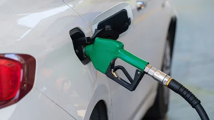 Od ponoći obje vrste benzina skuplje za cent, cijena dizela bez promjene