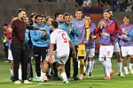 „Sokoli“ sletjeli u Rigu; Krstović iz pilotske kabine čestitao selektoru rođendan
