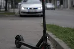Kažnjen sa 1.625 eura zbog vožnje trotineta pod dejstvom droge u Budvi