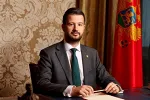 Milatović papi Lavu XIV poklanja reprodukciju Konkordata iz 1886.
