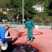 Prosuto ulje na dječijem igralištu u Petrovcu, hitno reagovale ekipe Komunalnog Budva