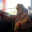 Hit na Novom Beogradu: Glasač uranio u bade mantilu i sa psom direktno sa operacije