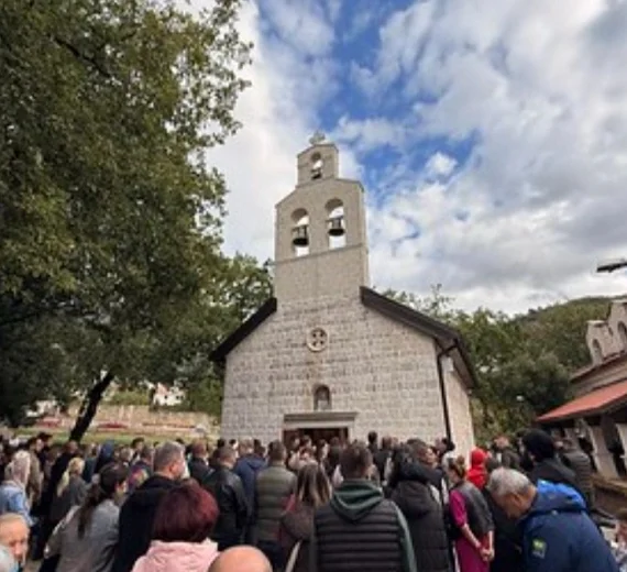Mitropolit Joanikije služio liturgiju u Budvi povodom obnove Hrama Svete Petke