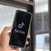 Opasni trendovi sa društvenih mreža: Zašto tinejdžeri ulaze u rizične izazove i kako ih zaštititi?