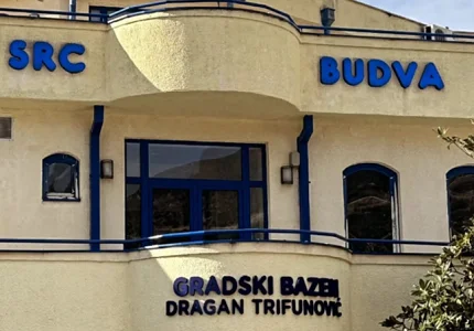 Gradski bazen „Dragan Trifunović“: Vrata otvorena od ranog jutra, u toku rekonstrukcija svlačionica i toaleta
