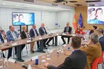 Bebama rođenim od 31. oktobra do 6. novembra na poklon prva štednja od 2.000 eura
