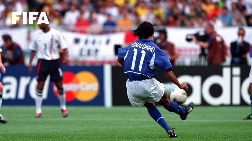 Foto: Printscreen, Youtube,&nbsp;

Ronaldinho goal vs England | ALL THE ANGLES | 2002 FIFA World Cup

