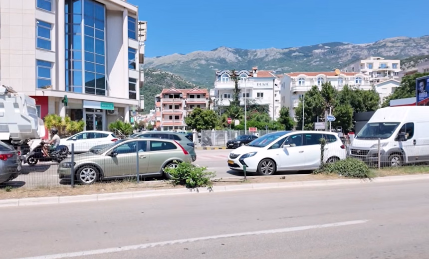 Foto: Screenshot/Polis/dio bulevara bez ograde