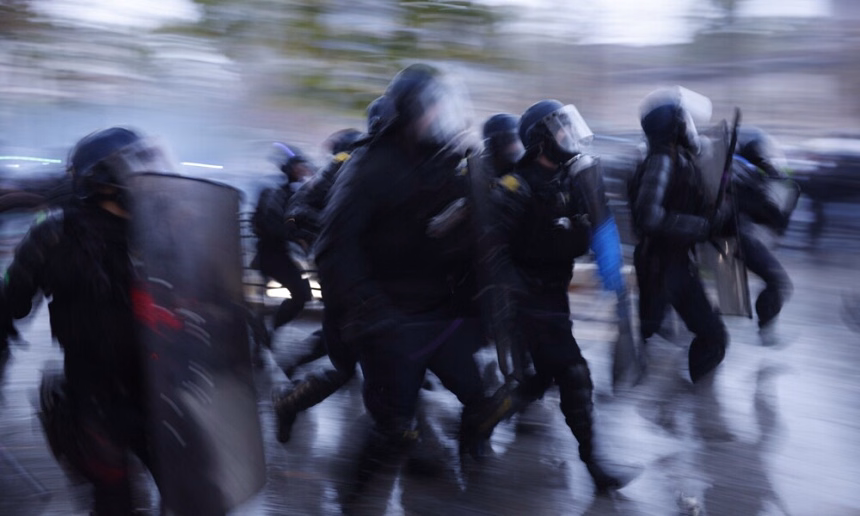 Foto: EPA/YOAN VALAT