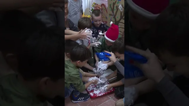 Ðaci prvaci od pjene za brijanje pravili snijeg | Dječiji val