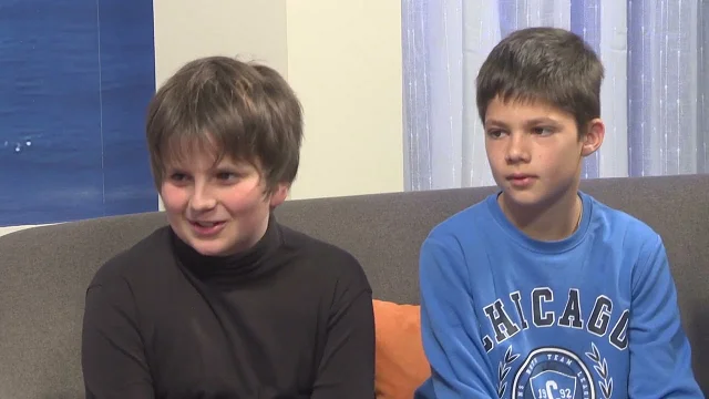 Vladan Čelebić, nastavnik informatike, Jakov Vejnović, Miroslav Aleksič, učenici šestog razreda