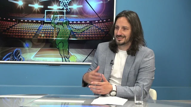 Prva Postava Dušan Vujović, sportski komentator