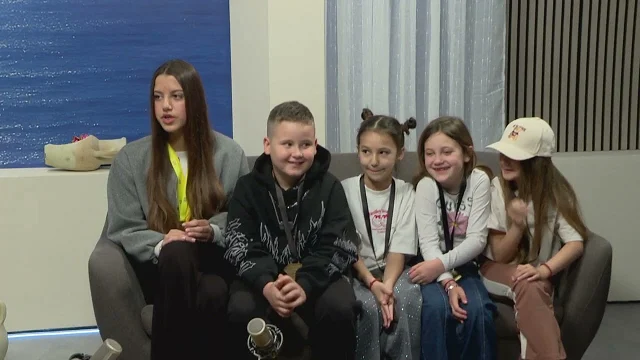 Gosti | Anja Barjaktarović,lorena Luković,Ksenija Kolmar,Amar Delić i Jana Pejčinović - Ples - JIB 