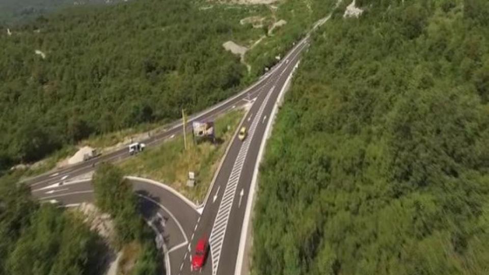 Dobra uslovi za vožnju, svakodnevne obustave na putu Cetinje - Budva | Radio Televizija Budva