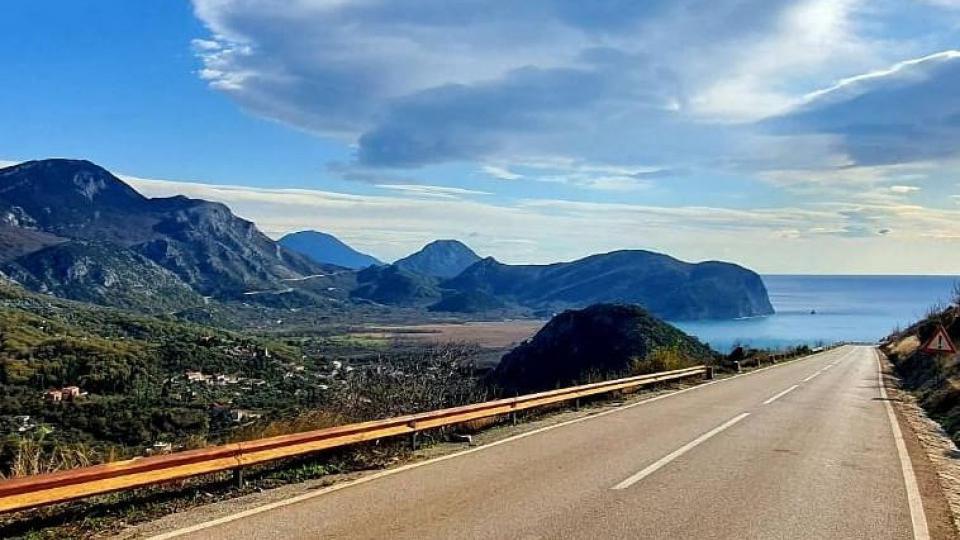 Povoljni uslovi za vožnju u Crnoj Gori, ali saobraćajne promjene zbog radova | Radio Televizija Budva