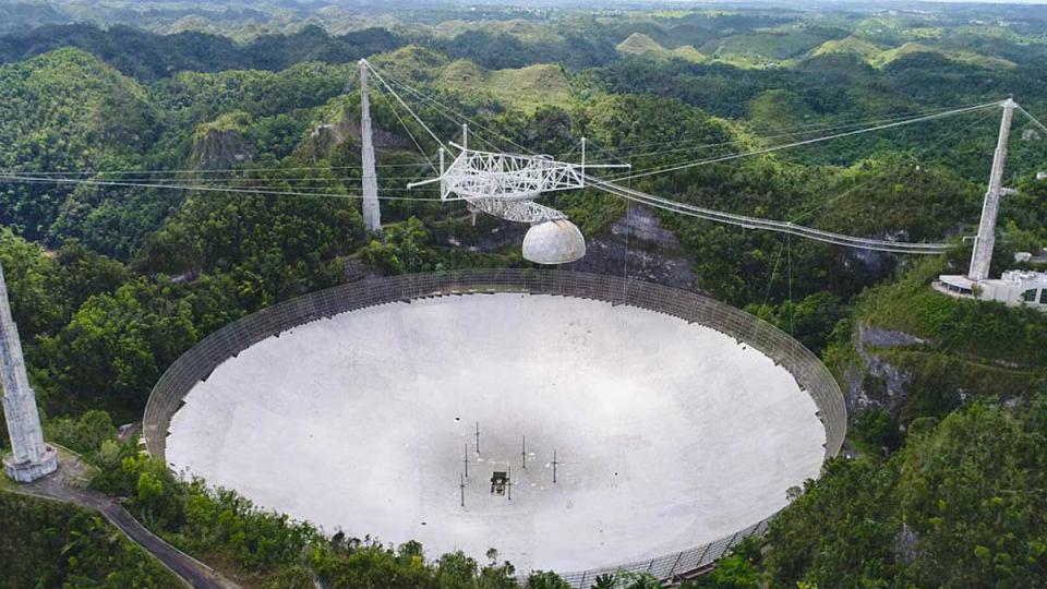 Uništen najpoznatiji teleskop za traženje vanzemaljaca | Radio Televizija Budva