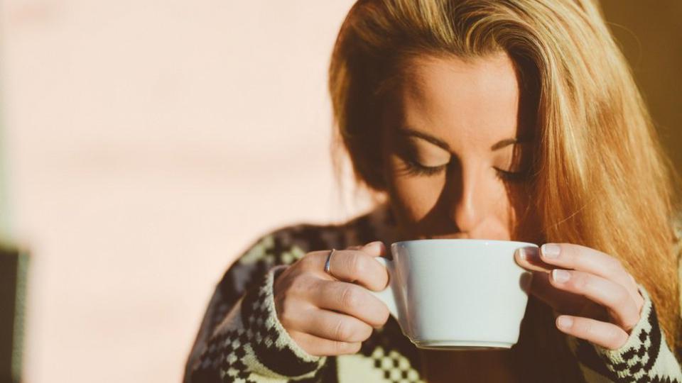 Umjesto kafe probajte ovo, poboljšava jutarnje raspoloženje i smanjuje stres | Radio Televizija Budva