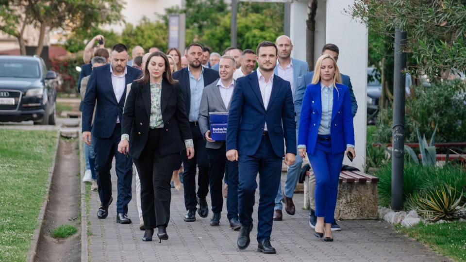 Koalicija Pokret Evropa sad - Budva ima šansu - dr Predrag Zenović predala izbornu listu | Radio Televizija Budva