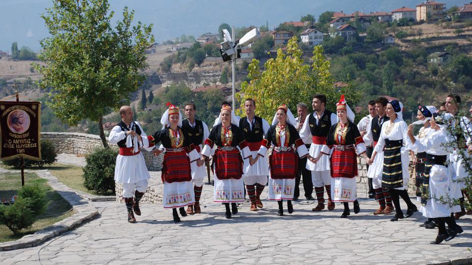 Folklorni ansambl sa Krita gosti KUD “Kanjoš“, zajednički koncert u petak | Radio Televizija Budva