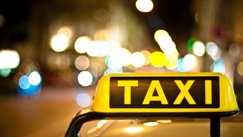 Taksisti traže ograničavanje cijena goriva | Radio Televizija Budva