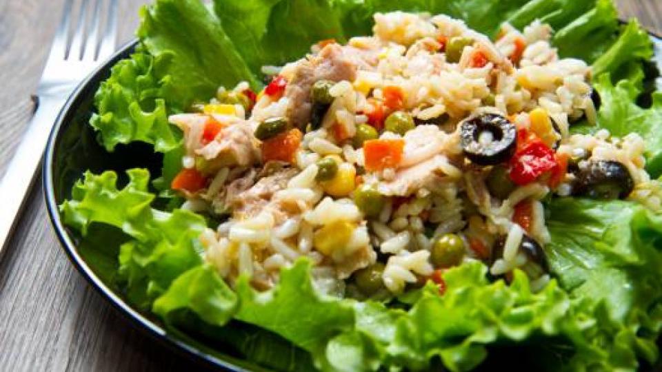 Recepti: Salata od pirinča i tunjevine | Radio Televizija Budva