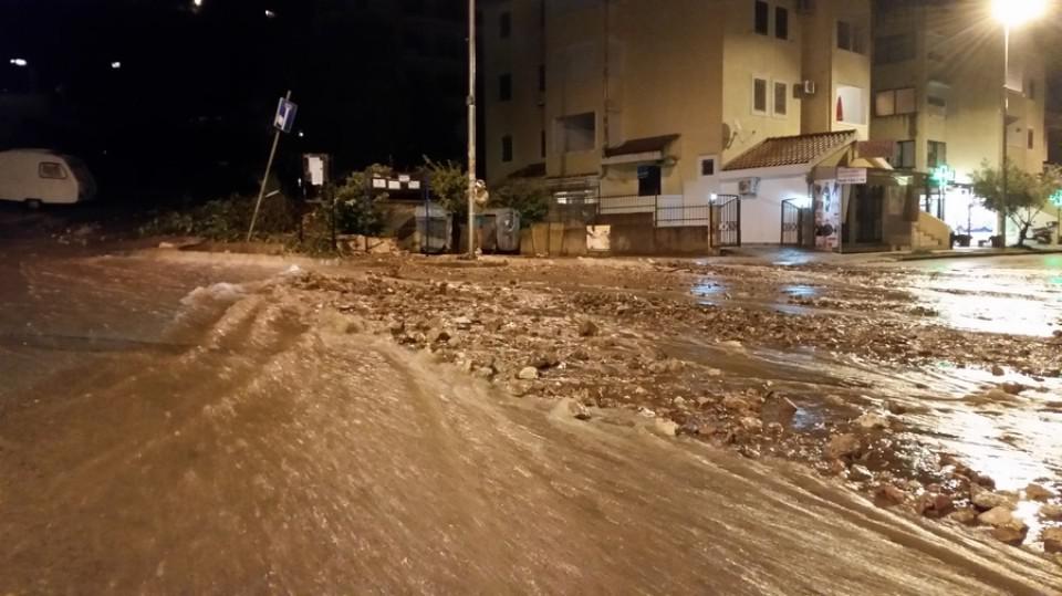 Petrovac po treći put poplavljen | Radio Televizija Budva