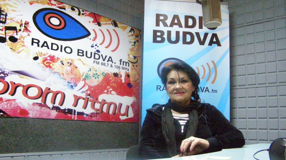 Djeca u Bijeloj i stari u Risnu obradovali se posjeti predstavnica Kola srpskih sestara iz Budve | Radio Televizija Budva