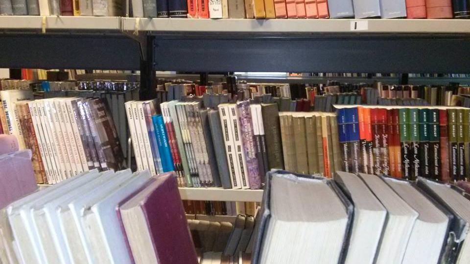 Biblioteka svakog dana bogatija za nekoliko članova, Budvani u toku sa književnim naslovima | Radio Televizija Budva