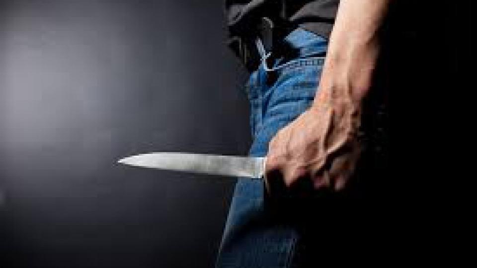 Nožem pokušao da ubije bivšu suprugu na Jazu | Radio Televizija Budva