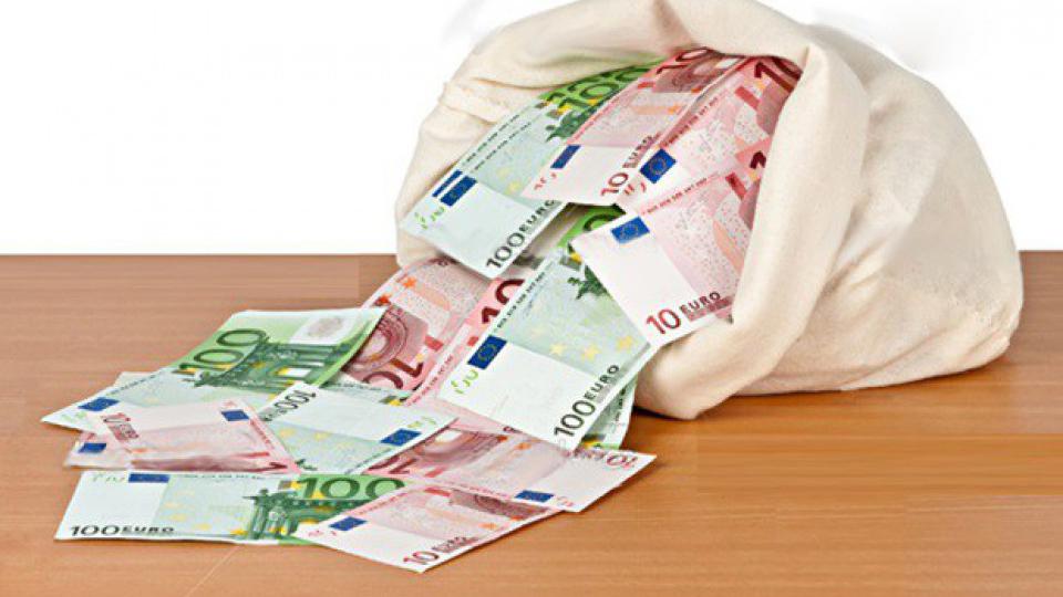 Građani se kod banaka za sedam mjeseci zadužili 285 miliona eura | Radio Televizija Budva