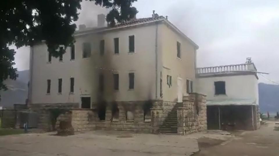 Petarda zapalila zgradu Jugoslovenskog rječnog brodarstva | Radio Televizija Budva
