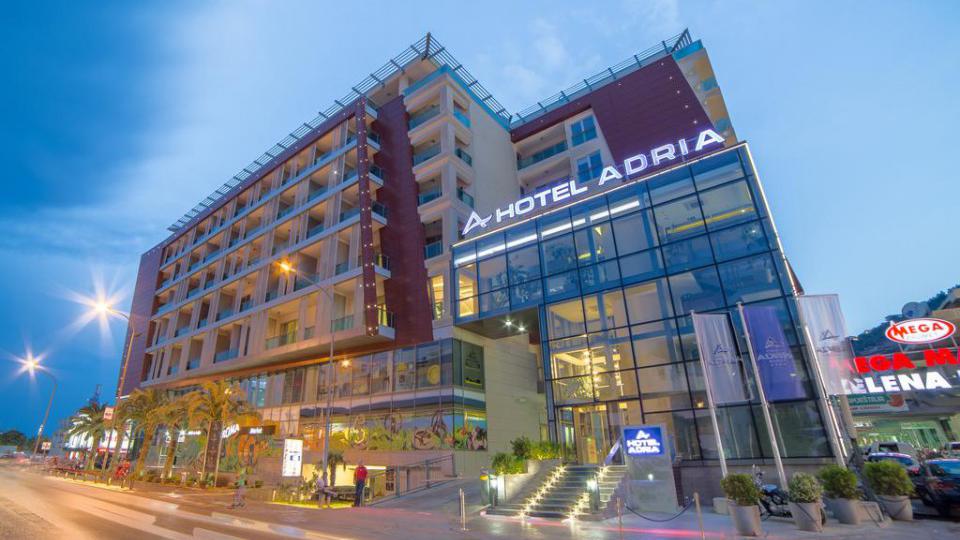 Iz hotela Adria poručuju: Nemamo nikakve veze sa nekadašnjim hotelom Queen of Montenegro | Radio Televizija Budva
