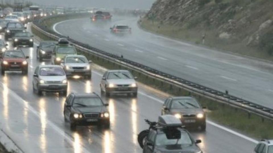 Jutros se u Crnoj Gori saobraća po mokrim putevima | Radio Televizija Budva