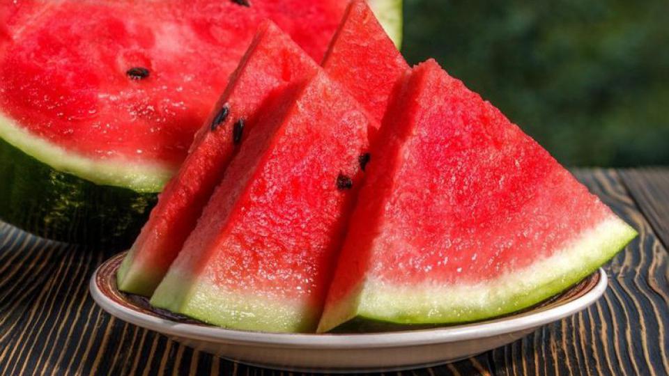 Iskoristite ljetnje voće i napravite masku od lubenice za sjajnu kožu | Radio Televizija Budva