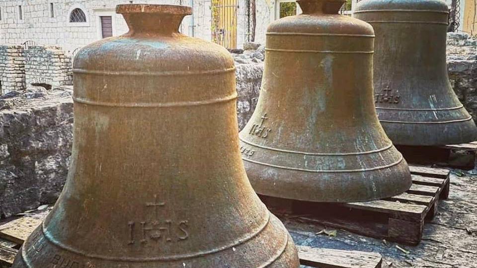 Opština Budva vratila dug – uplaćen novac za zvono crkve Svetog Ivana | Radio Televizija Budva