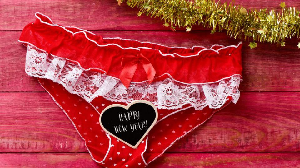 Običaji za Novu godinu: Žuti veš za karijeru i novac, crveni za ljubav | Radio Televizija Budva