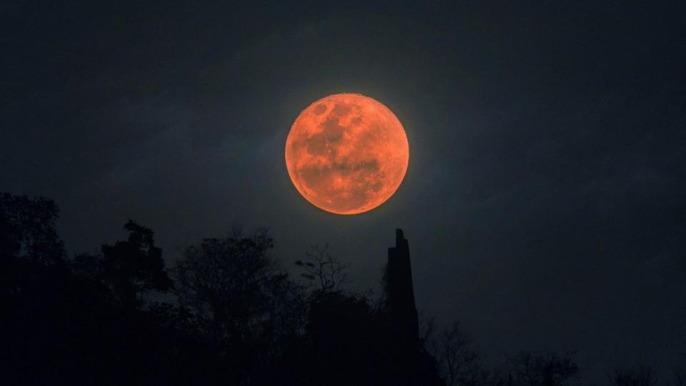 Spektakularana pomrčina superkrvavog, vučjeg mjeseca | Radio Televizija Budva