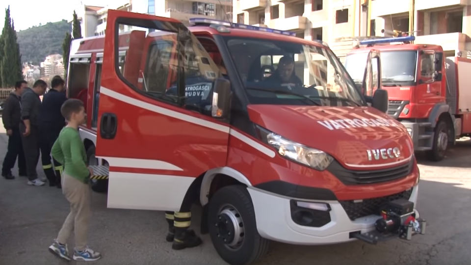 Budvanski vatrogasci dobili specijalno vozilo vrijedno 100.000 eura | Radio Televizija Budva