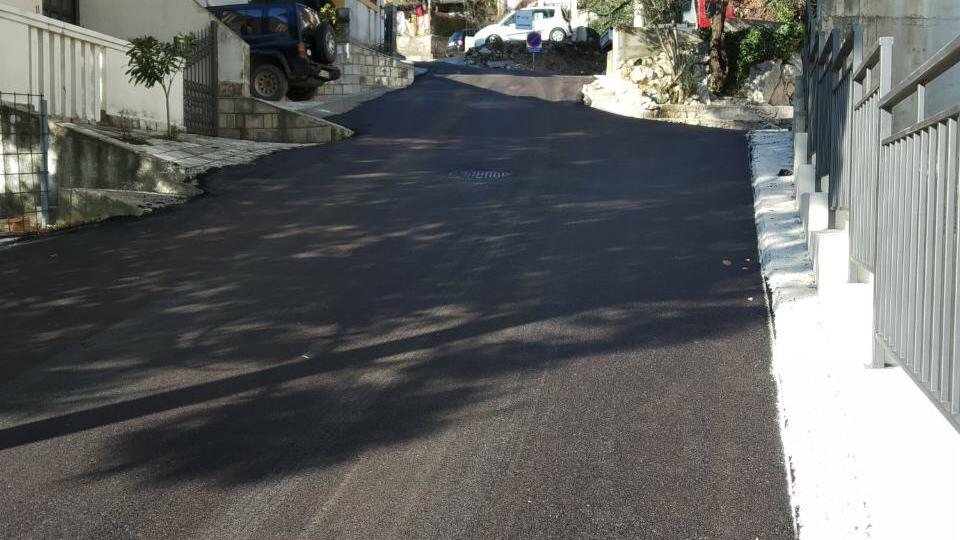 Obnovljen asfalt u Lazima poslije gotovo 40 godina | Radio Televizija Budva