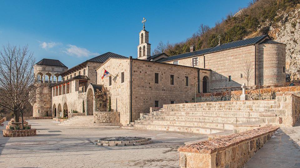 U Manastiru Svete Trojice Stanjevići održan molitveni spomen žrtvama Nato bombardovanja | Radio Televizija Budva