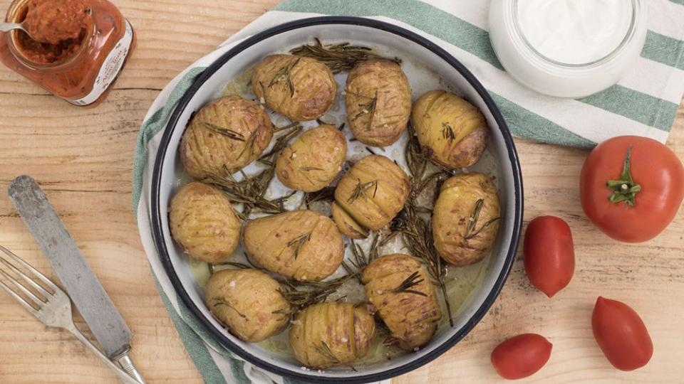 Aromatični mladi krompir iz rerne - Naš današnji predlog | Radio Televizija Budva