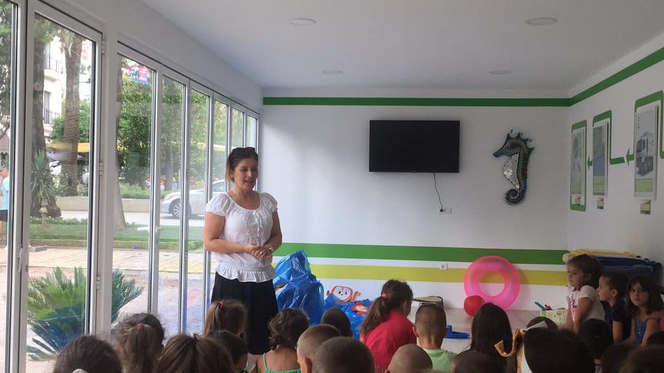 Zabavna edukacija u Interaktivnom centru: Djeca učila o reciklaži | Radio Televizija Budva