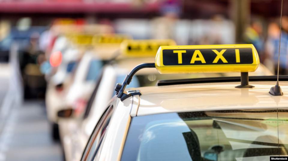 Korisnici taksi usluga u Budvi uglavanom zadovljni cijenom i kvalitetom VIDEO | Radio Televizija Budva