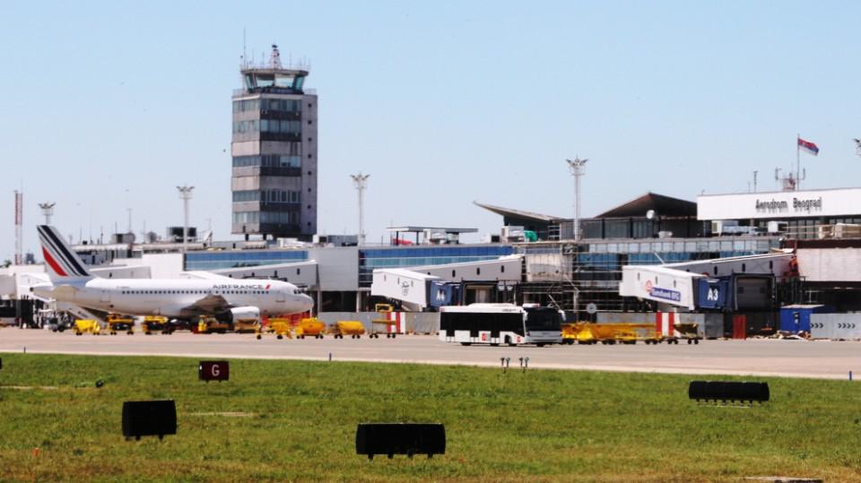 Lažno dojavio bombu na beogradskom aerodromu jer mu se svidjela stjuardesa | Radio Televizija Budva