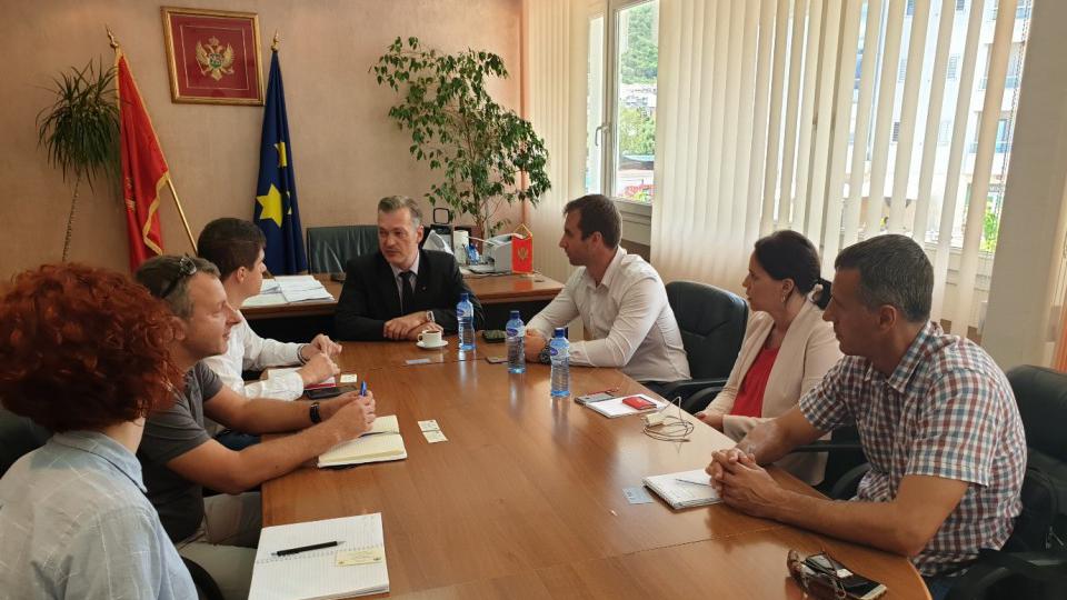 Opština Budva u saradnji sa UNDP-em nakon 20. godina rekonstruiše javnu rasvjetu | Radio Televizija Budva
