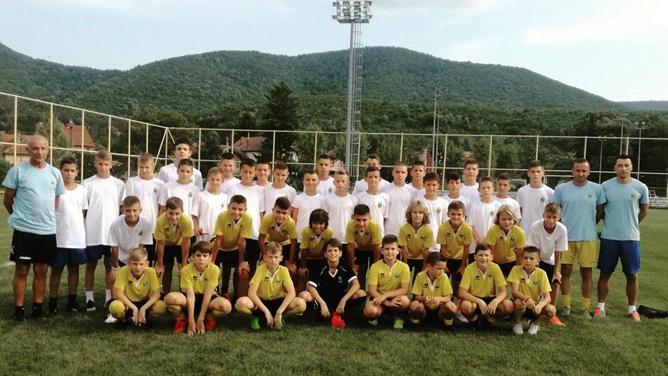 Podržimo naše mlade fudbalere sjutra na Lugovima | Radio Televizija Budva