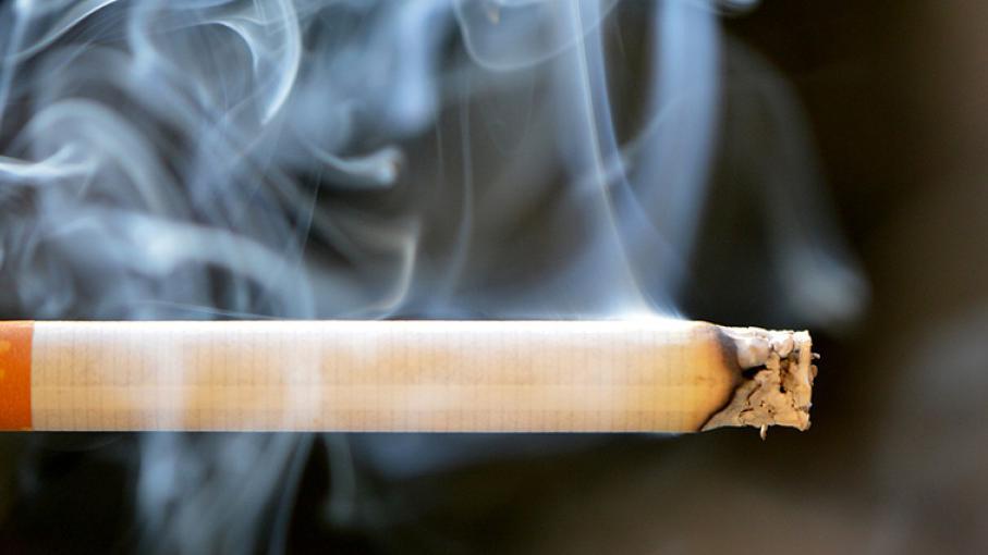 Dva službenika lokalne samouprave kažnjena zbog pušenja na radnom mjestu | Radio Televizija Budva