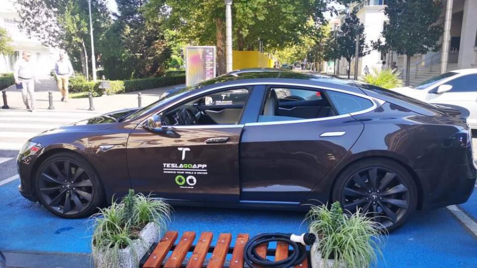 Prva javna punionica za električne automobile puštena u rad u Podgorici | Radio Televizija Budva