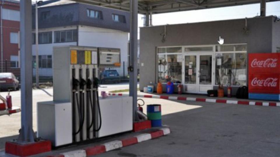 Neradna nedjelja povećala promet pumpama: Prodaju ulje, šećer, mlijeko… | Radio Televizija Budva